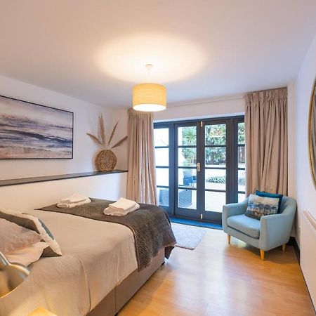 Modern Apt Near Gardens With Large Decking Area - Vivre Retreats بورنماوث المظهر الخارجي الصورة