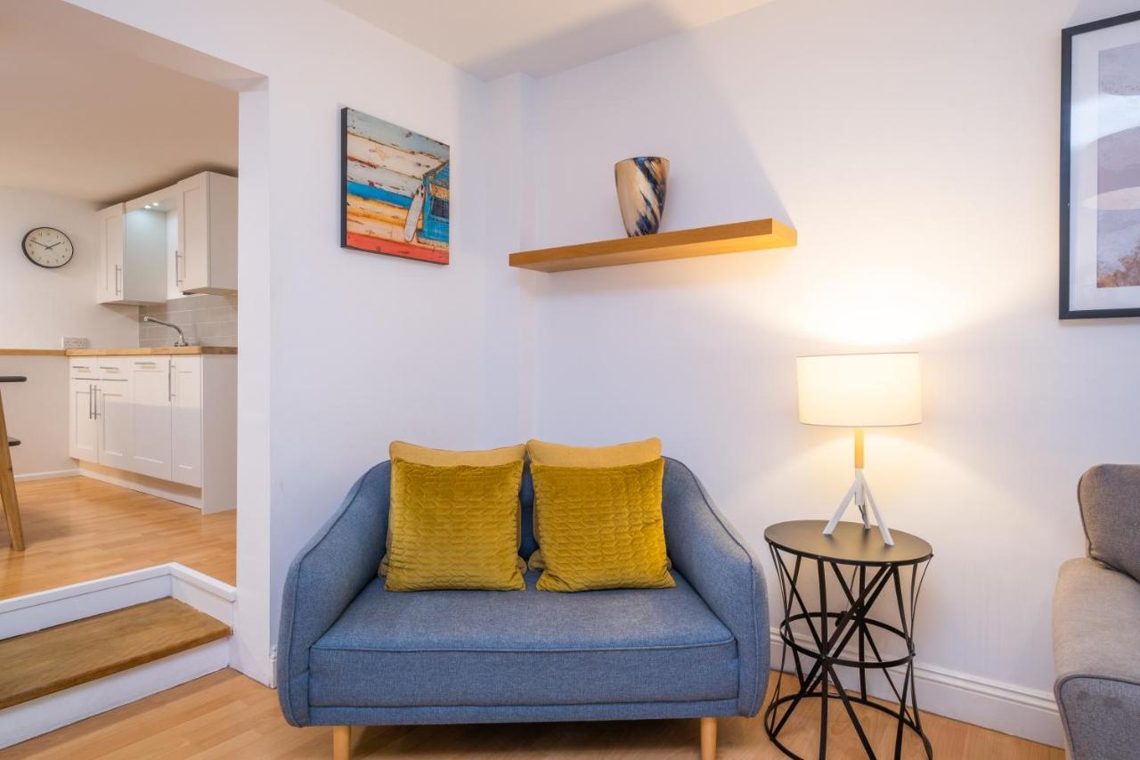 Modern Apt Near Gardens With Large Decking Area - Vivre Retreats بورنماوث المظهر الخارجي الصورة