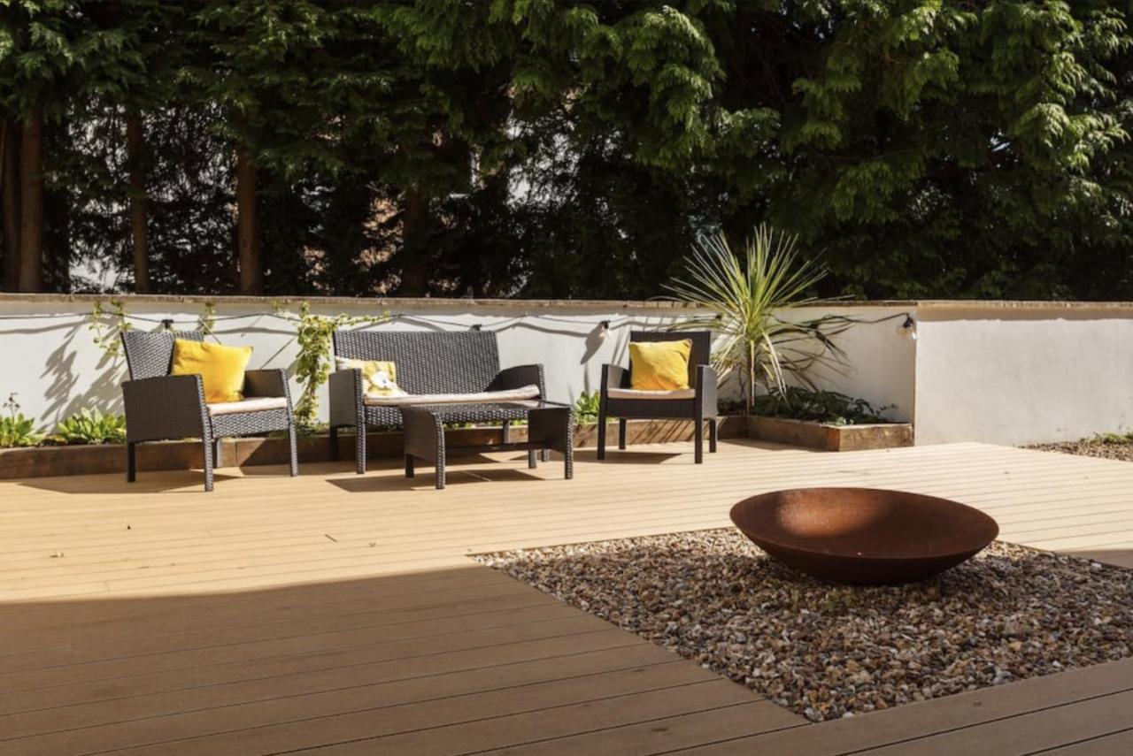 Modern Apt Near Gardens With Large Decking Area - Vivre Retreats بورنماوث المظهر الخارجي الصورة