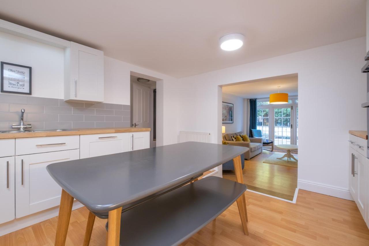 Modern Apt Near Gardens With Large Decking Area - Vivre Retreats بورنماوث المظهر الخارجي الصورة