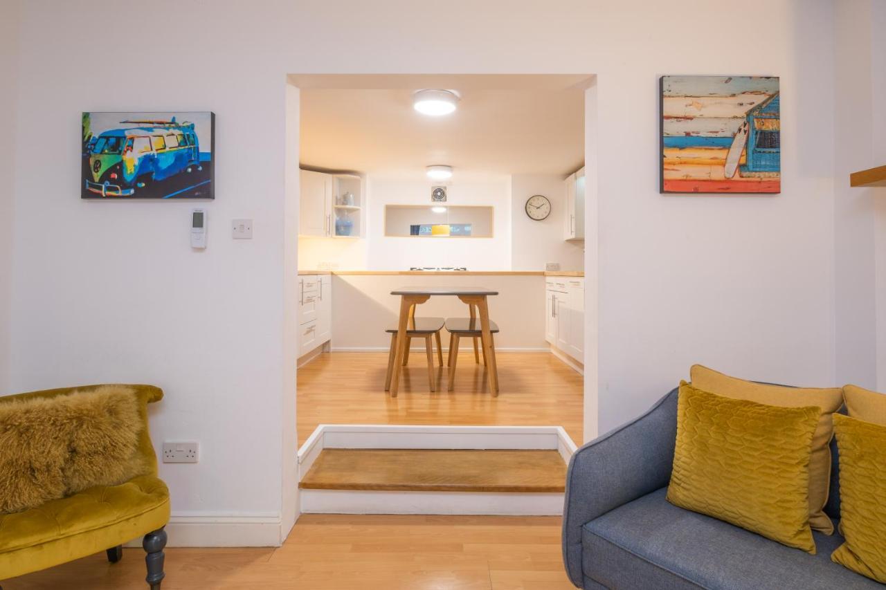 Modern Apt Near Gardens With Large Decking Area - Vivre Retreats بورنماوث المظهر الخارجي الصورة