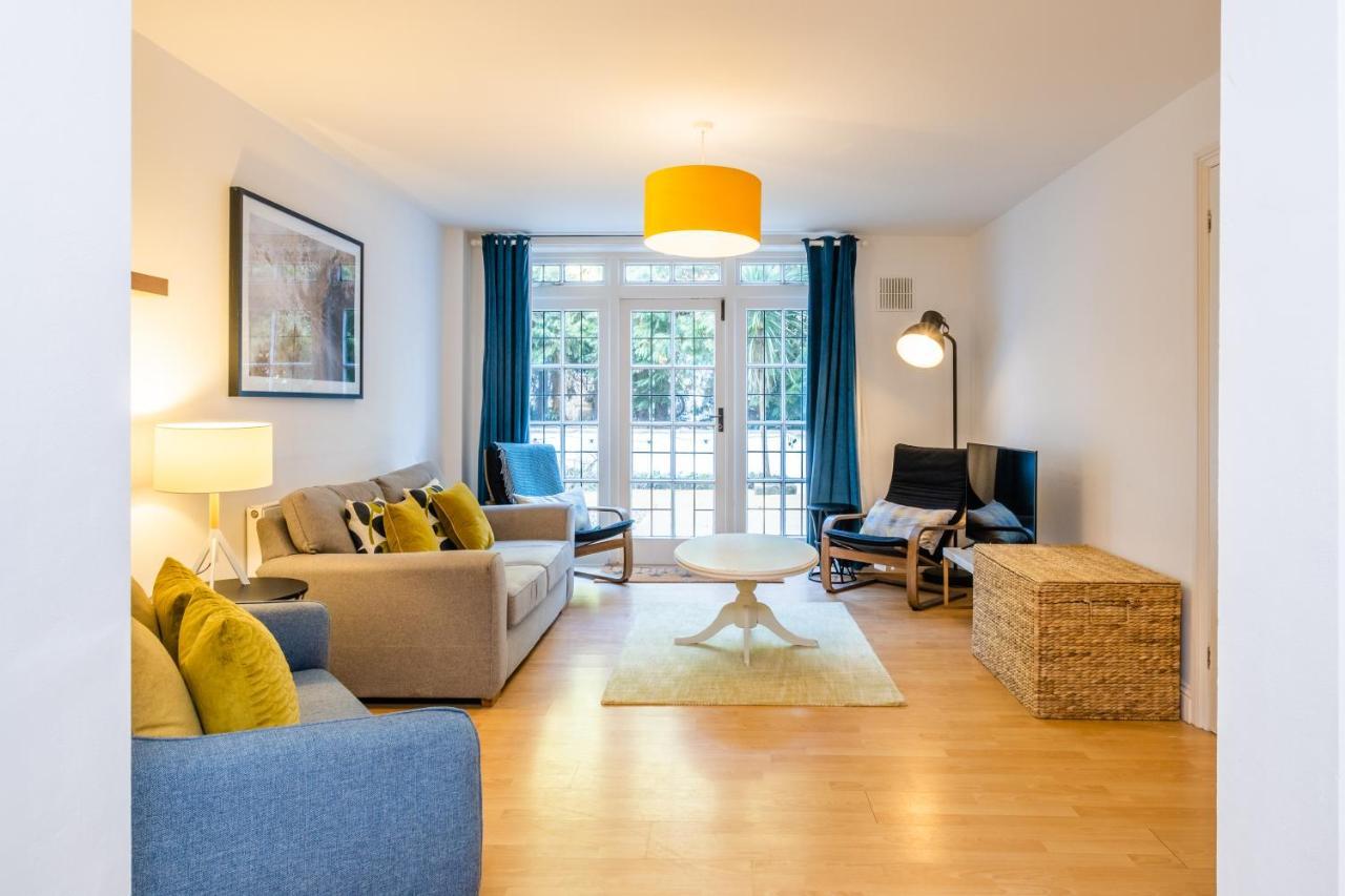 Modern Apt Near Gardens With Large Decking Area - Vivre Retreats بورنماوث المظهر الخارجي الصورة