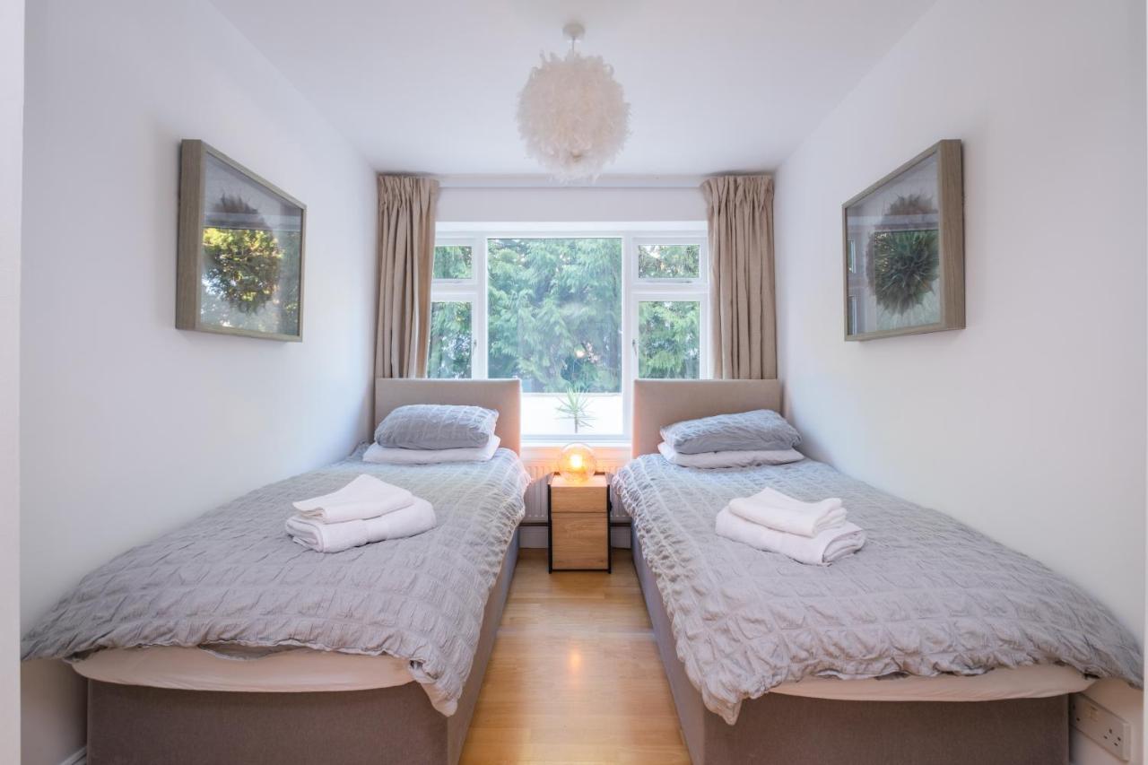 Modern Apt Near Gardens With Large Decking Area - Vivre Retreats بورنماوث المظهر الخارجي الصورة