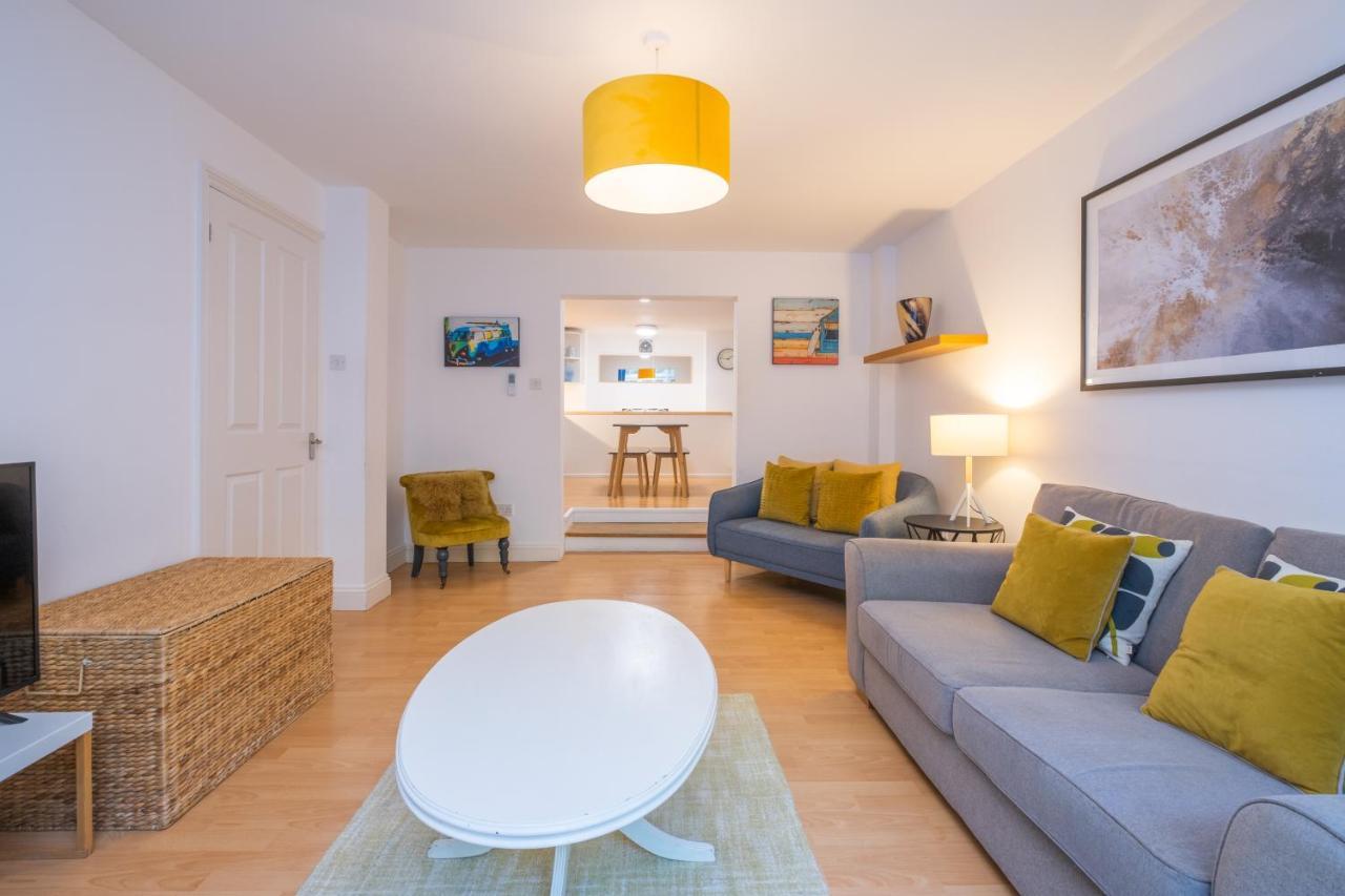 Modern Apt Near Gardens With Large Decking Area - Vivre Retreats بورنماوث المظهر الخارجي الصورة